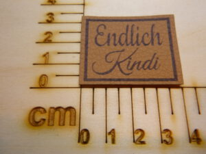 Kunstlederlabel "Endlich Kindi"
