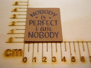 Kunstlederlabel "Nobody is perfect"