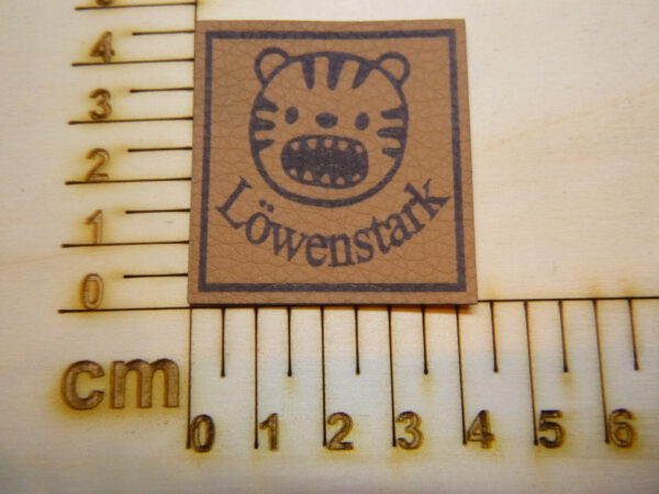 Kunstlederlabel "Tiger/Löwenstark"