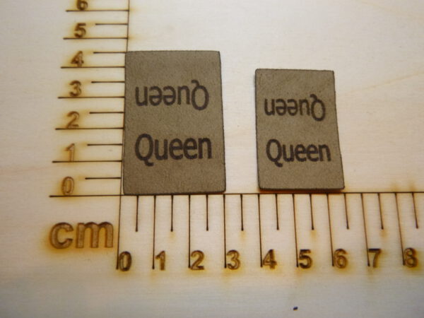 Nahtlabel "Queen"